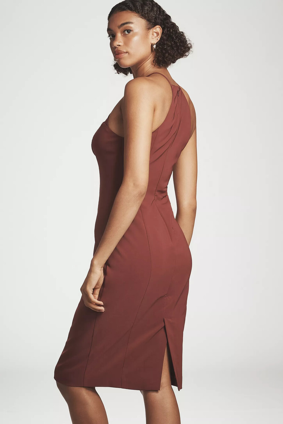 vestido midi ajustado con escote halter de anthropologie