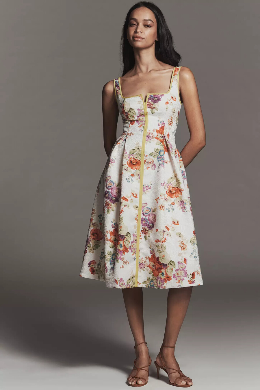 vestido midi floral con ribete y cuello cuadrado de maeve