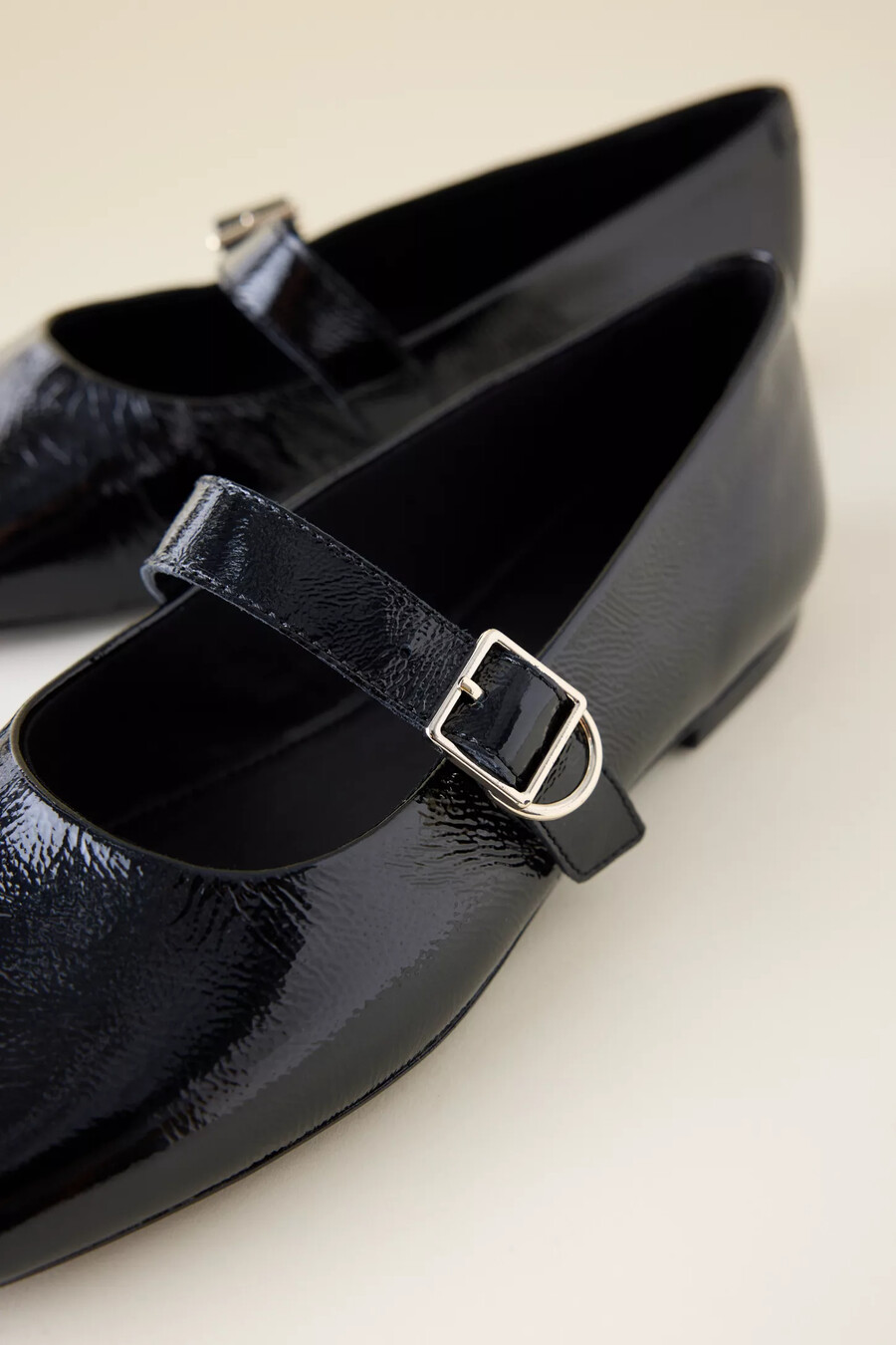 zapatos mary jane de charol jolin de vagabond