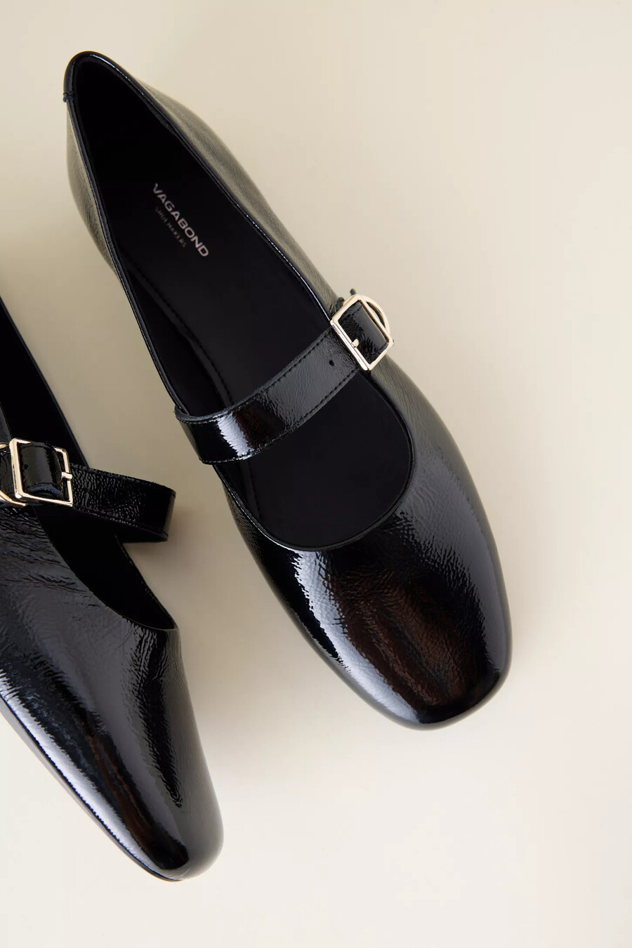 zapatos mary jane de charol jolin de vagabond