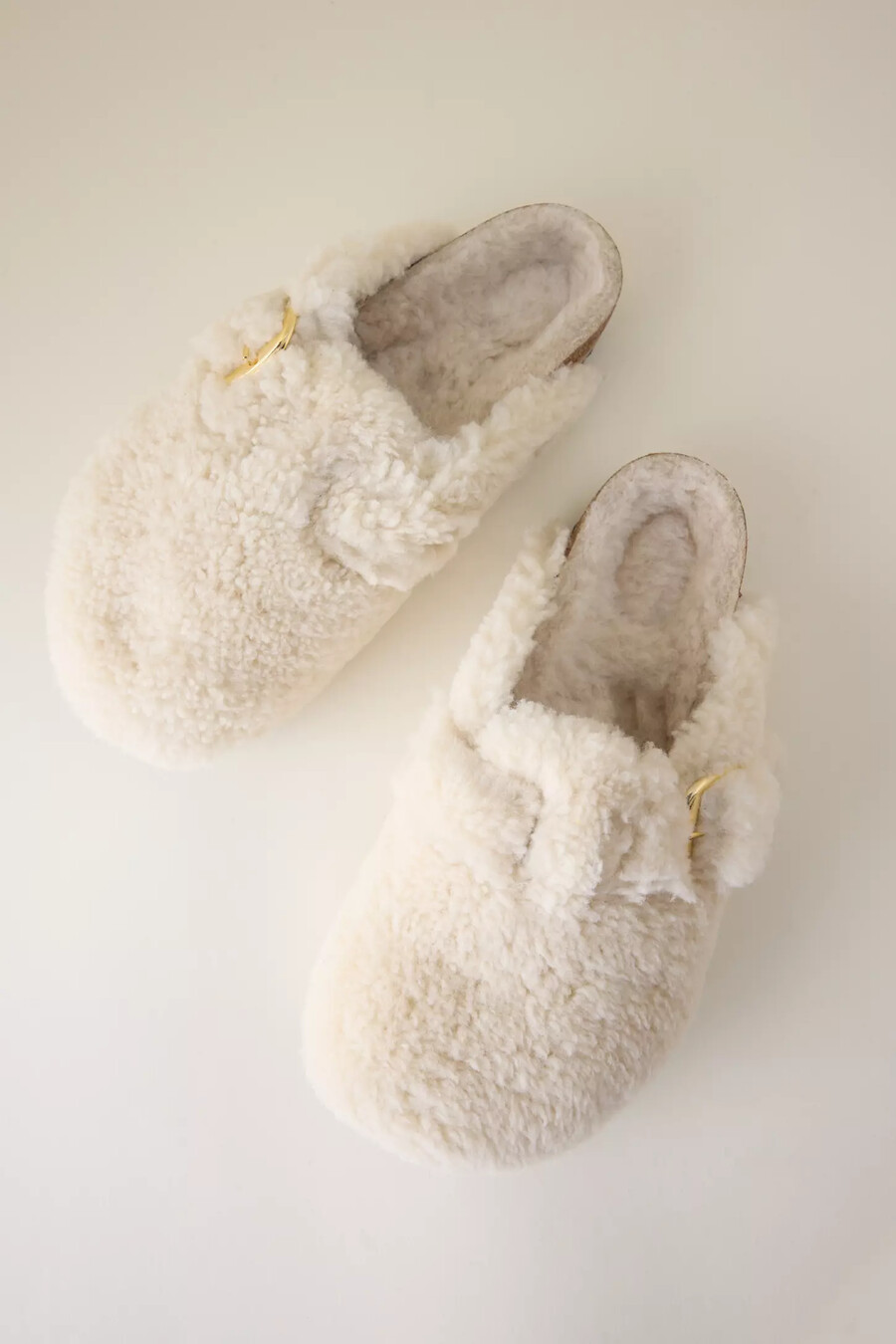 zuecos de piel de oveja con hebilla grande birkenstock boston