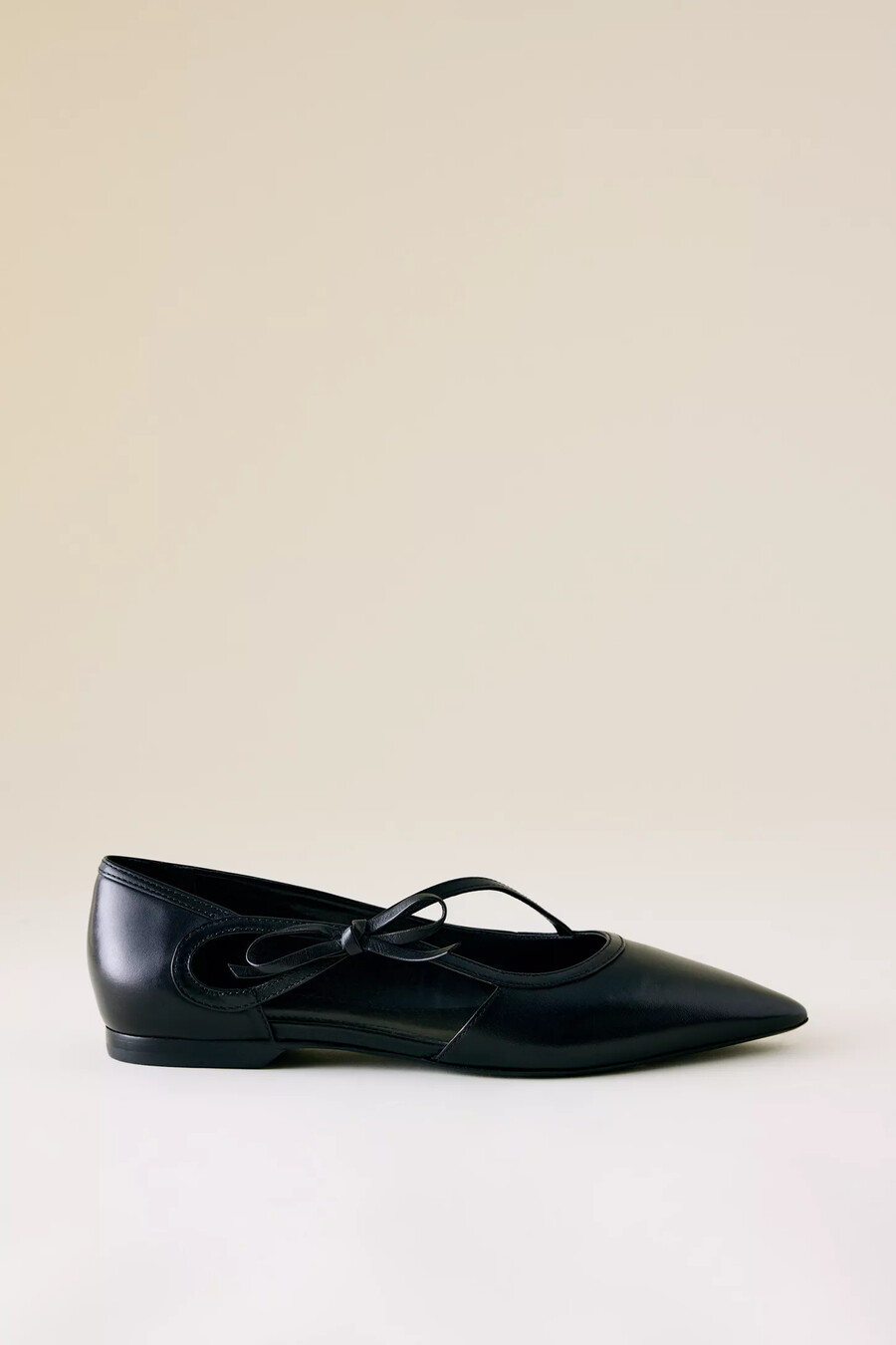 por anthropologie bow point mary janes