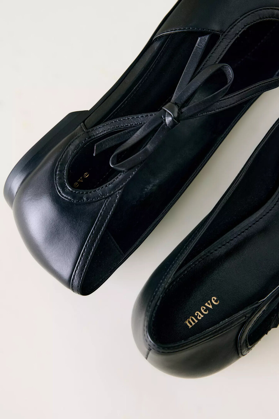 por anthropologie bow point mary janes