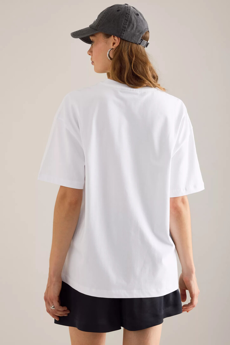 camiseta gráfica con aplicación tala active