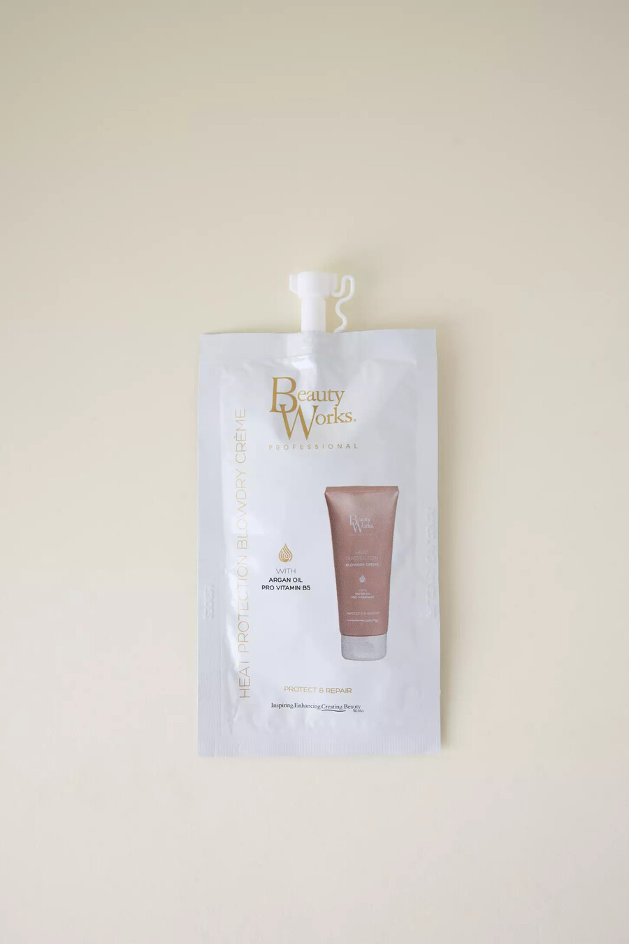crema para secar el cabello beauty works blow dry en sobre 30 ml