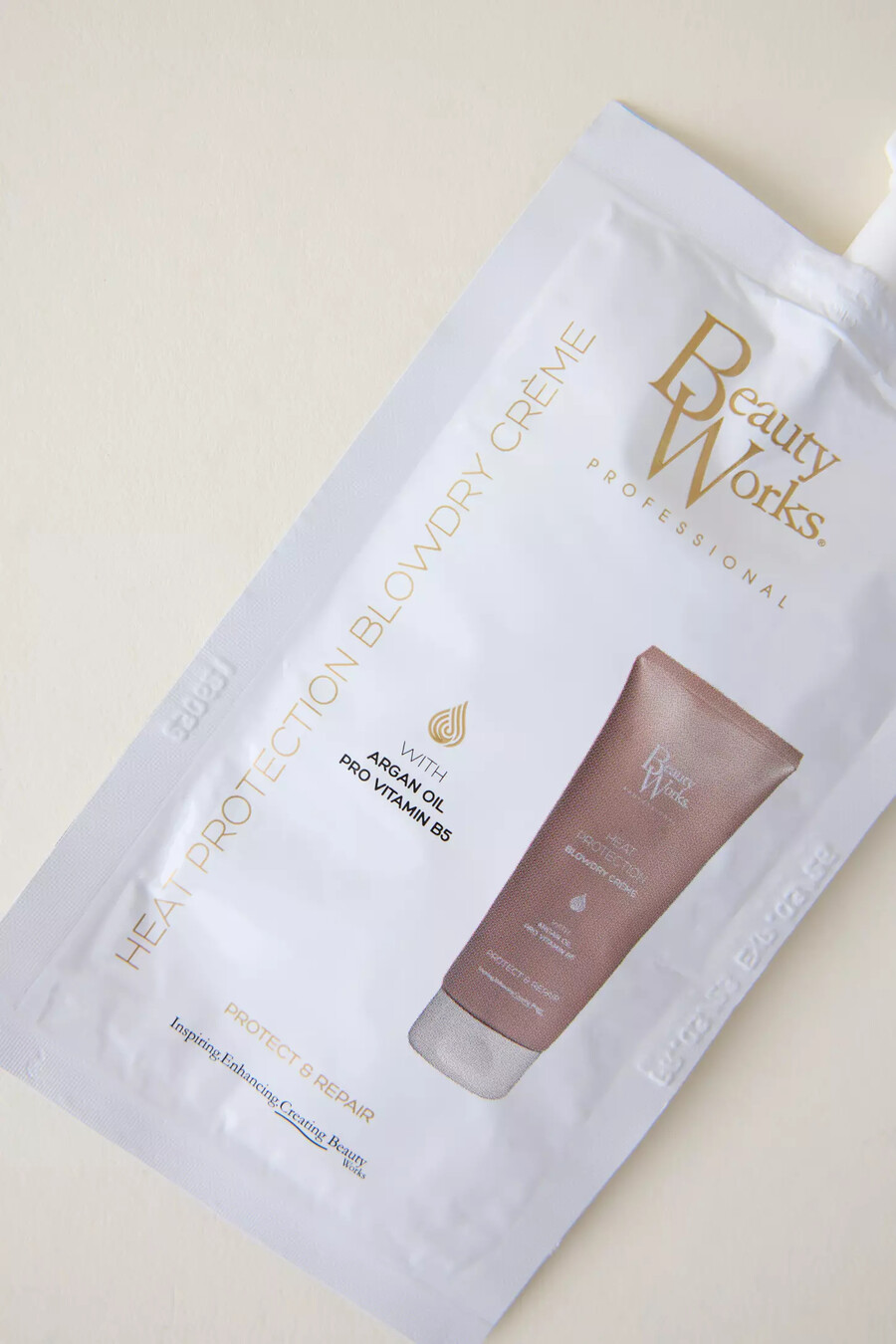 crema para secar el cabello beauty works blow dry en sobre 30 ml
