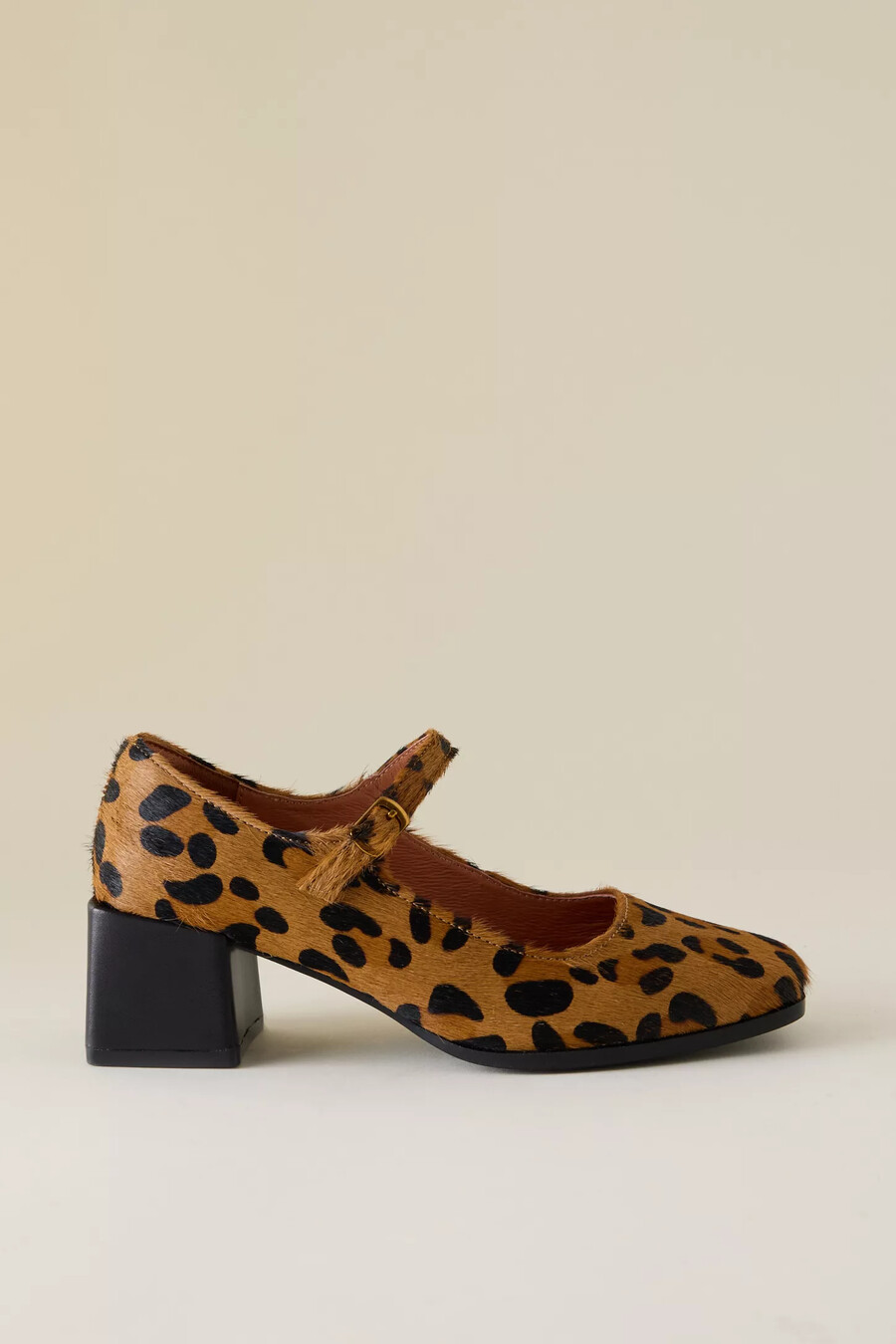 tacones christopher mary jane intencionalmente en blanco
