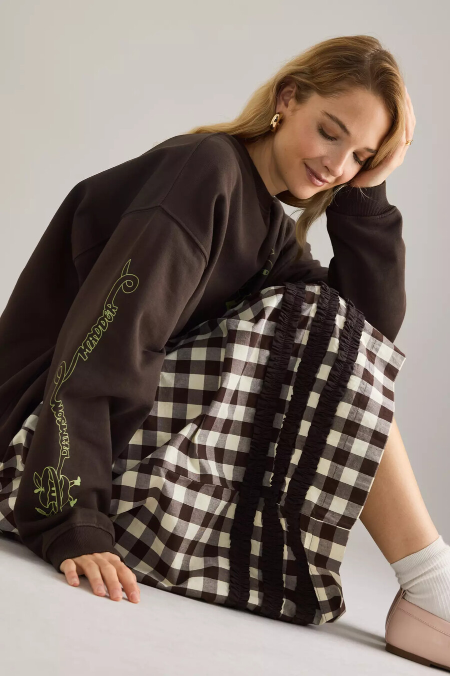 sudadera con estampado de manzana damson madder y espalda desprendible
