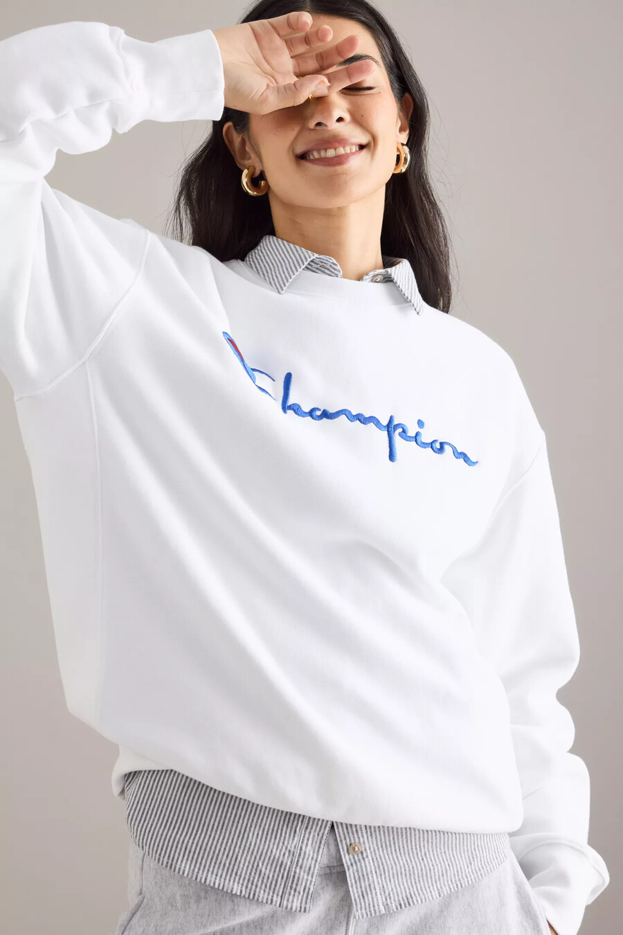 sudadera con el logotipo de champion script