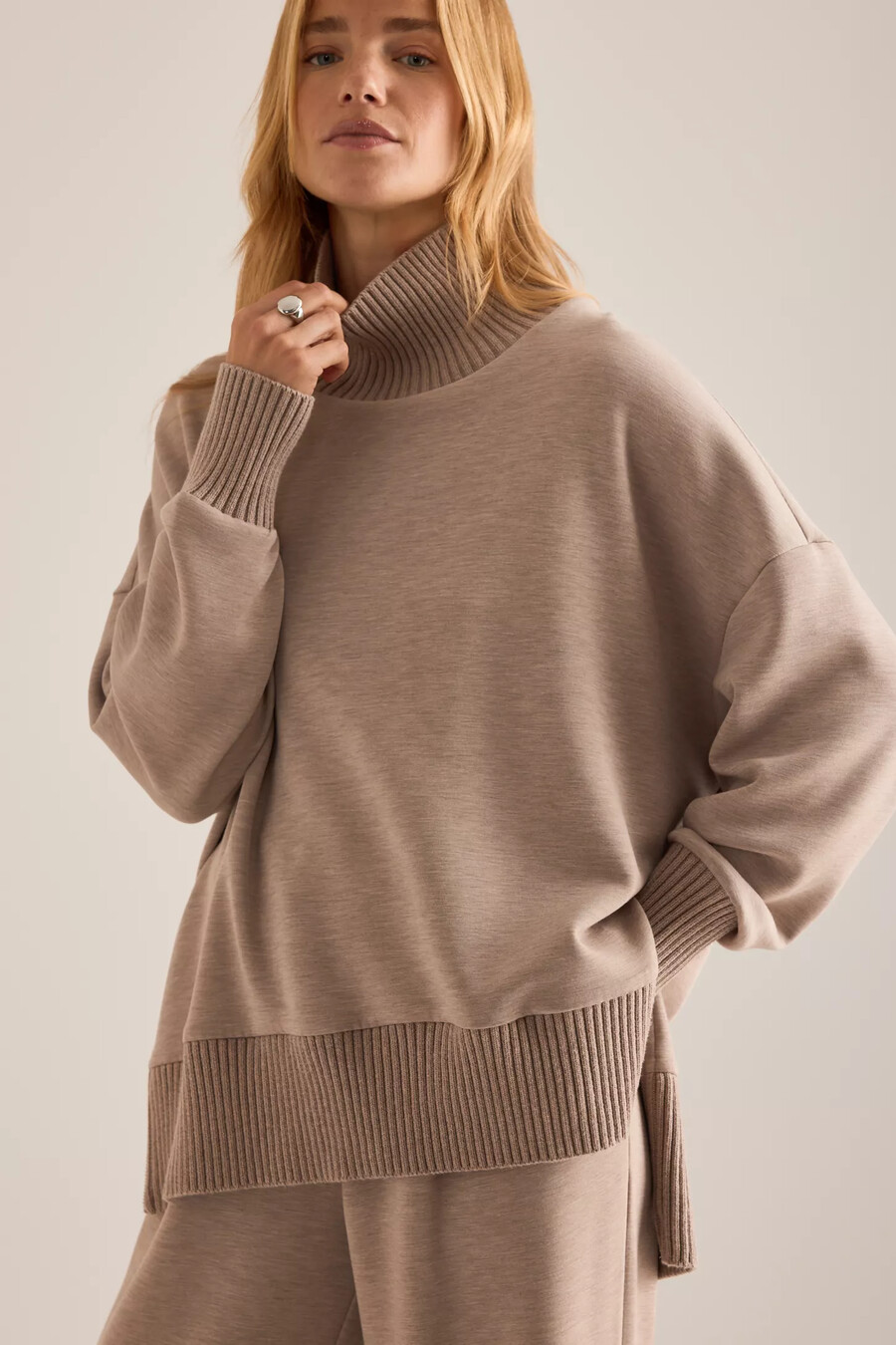 sudadera de cuello alto varley barker