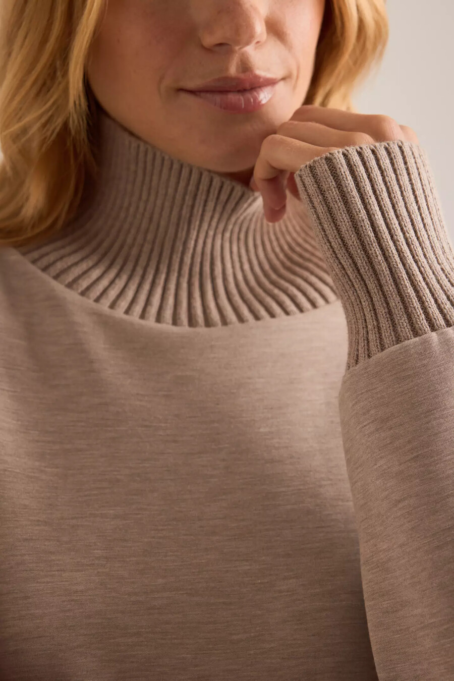 sudadera de cuello alto varley barker