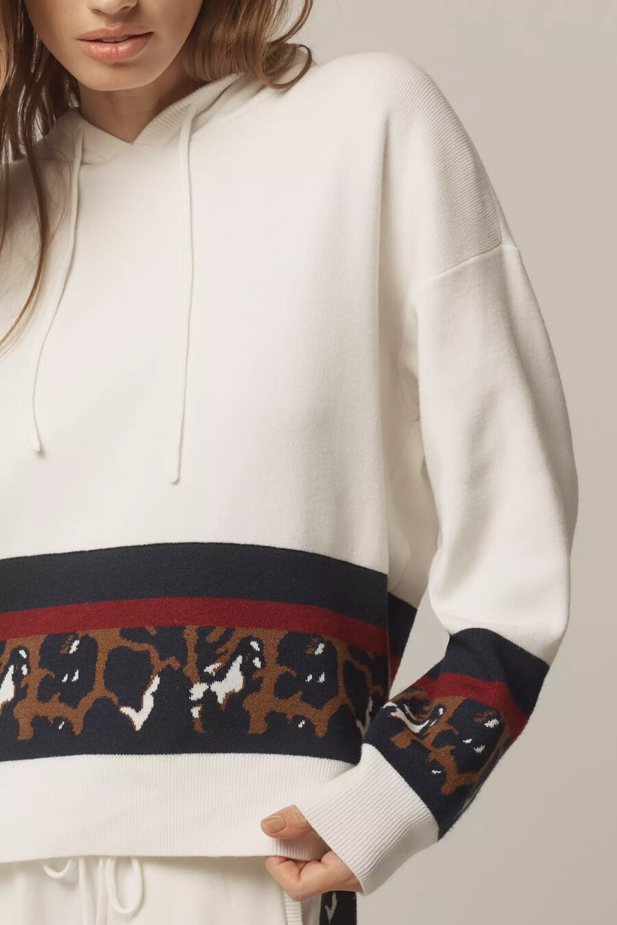sudadera con capucha y cordón con bloques de color para práctica diaria