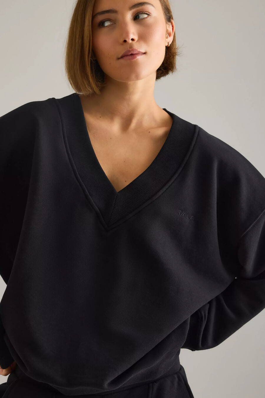 sudadera con cuello en v tala