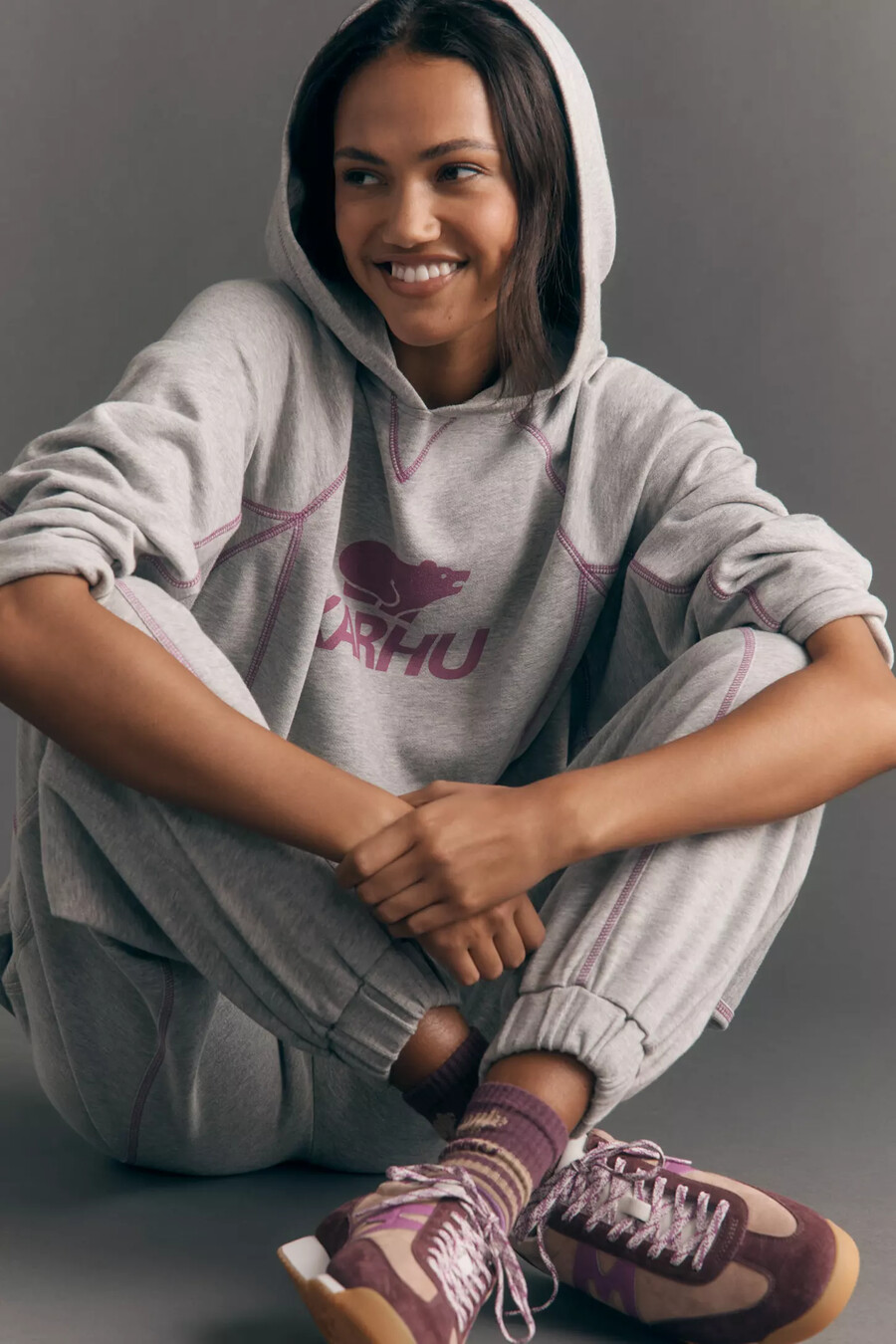 sudadera con capucha oh so good de daily practice x karhu