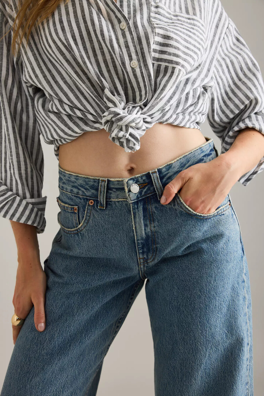 vaqueros acampanados de tiro bajo dr. denim rhue