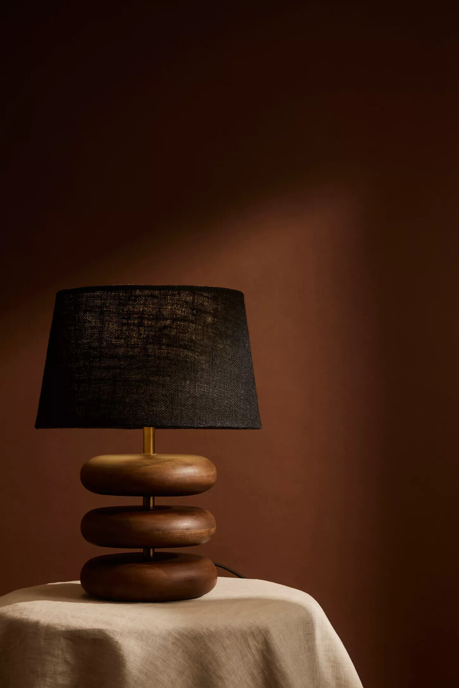 lámpara de mesa nkuku kankad de madera de mango