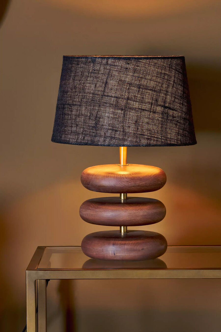 lámpara de mesa nkuku kankad de madera de mango