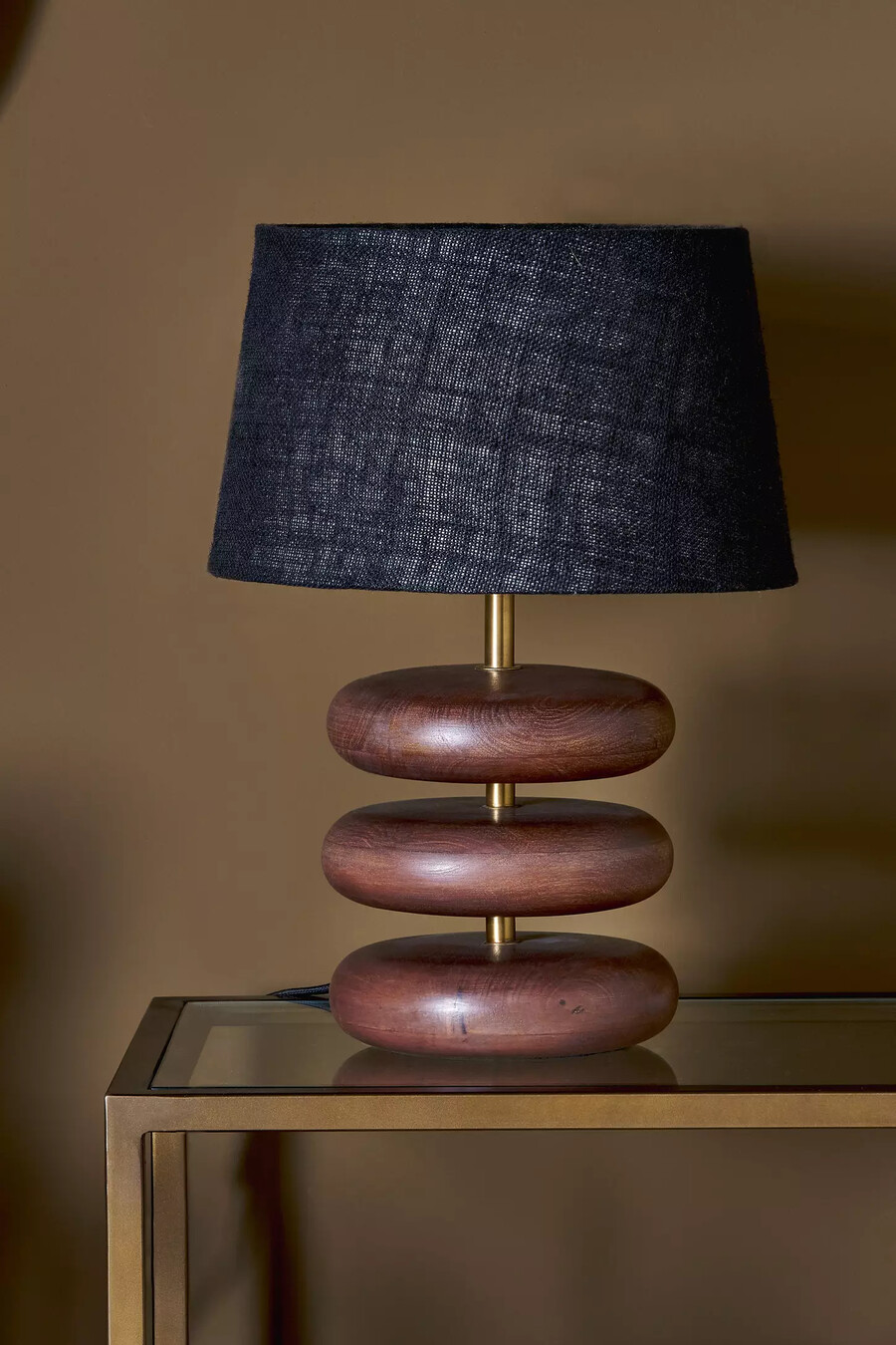 lámpara de mesa nkuku kankad de madera de mango