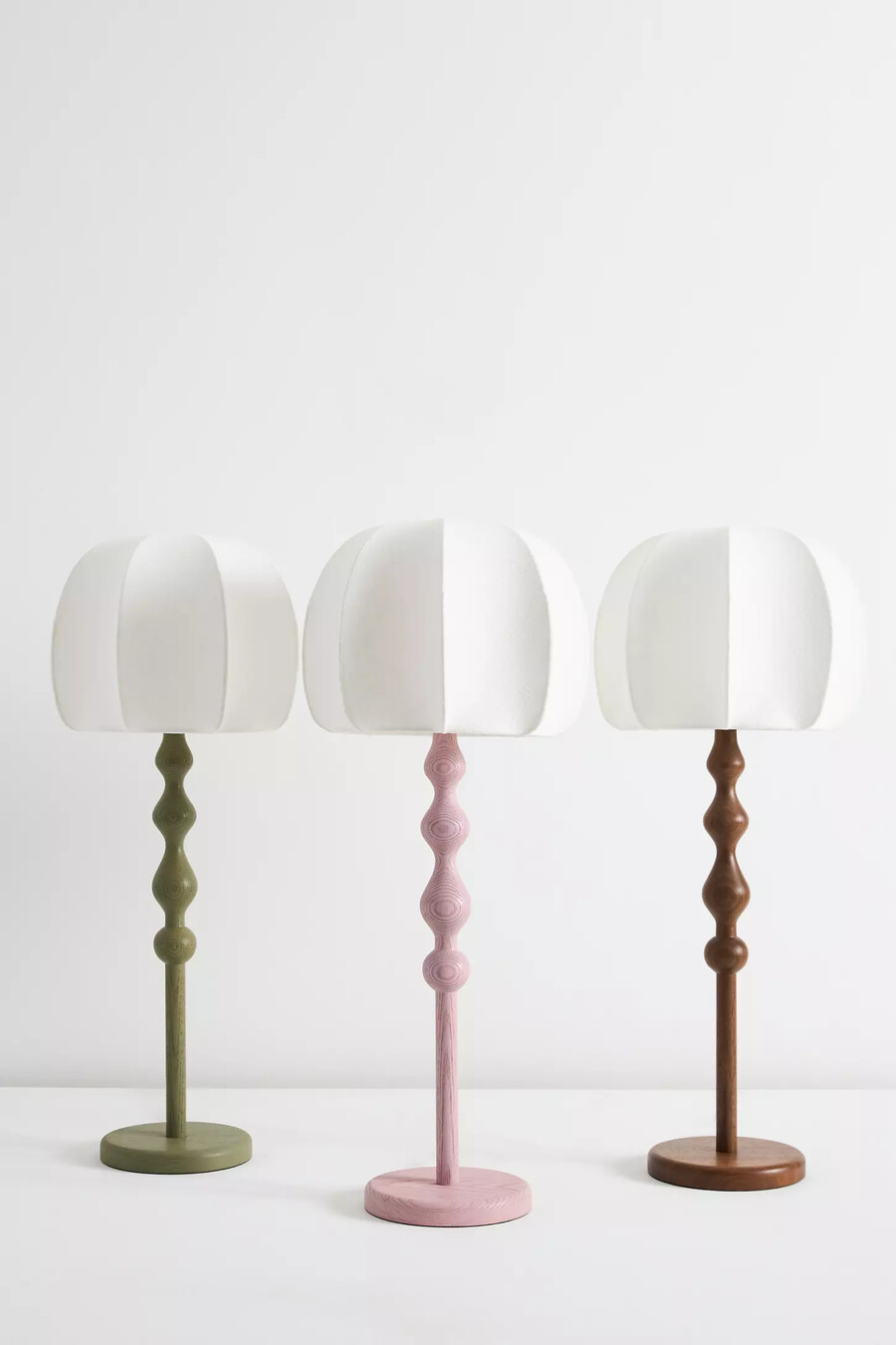 lámpara de mesa grande de madera lala reinventada