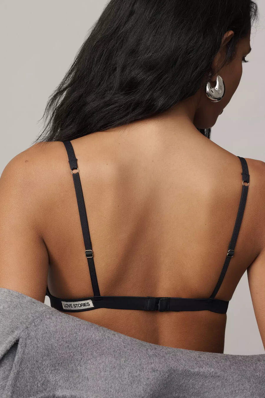 bralette triangular con lentejuelas uma de love stories