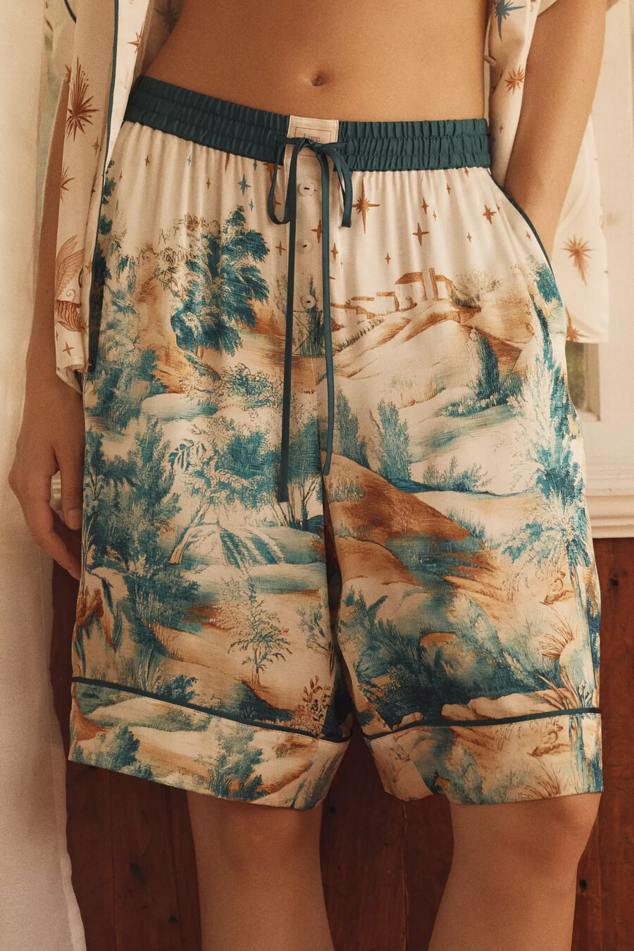 bermudas sedosas lyrebird