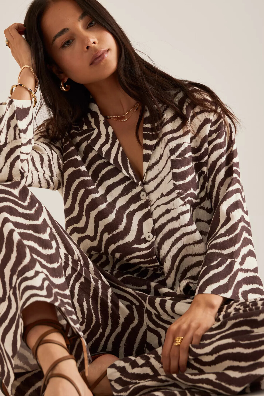 conjunto de pijama de desmond dempsey con camisa cuadrada y pantalones anchos