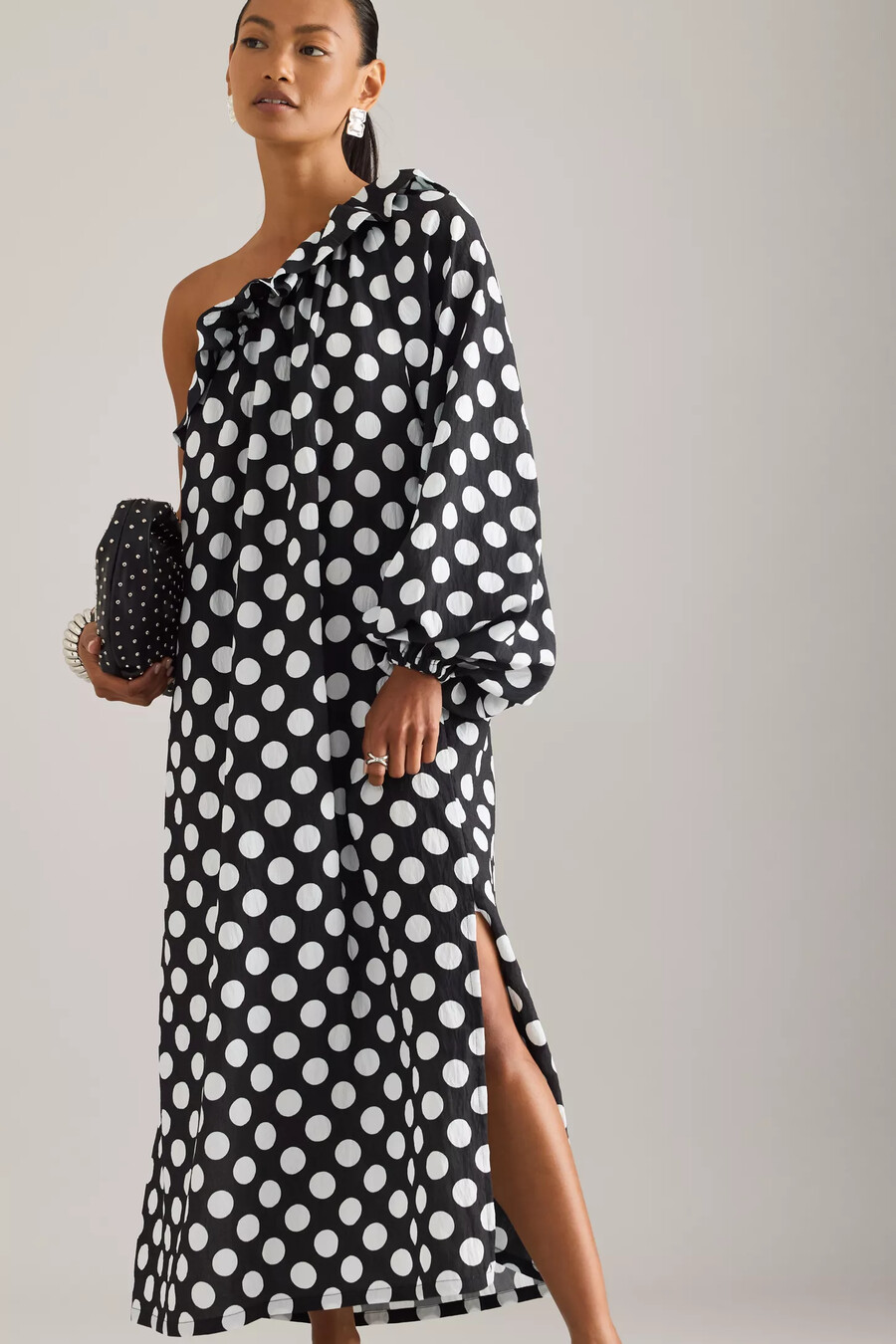 vestido midi de lunares con un solo hombro sleeper gaia