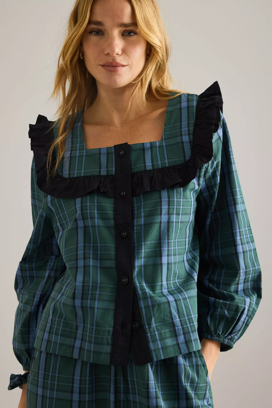 conjunto de pijama largo con volantes de tartán de tbco
