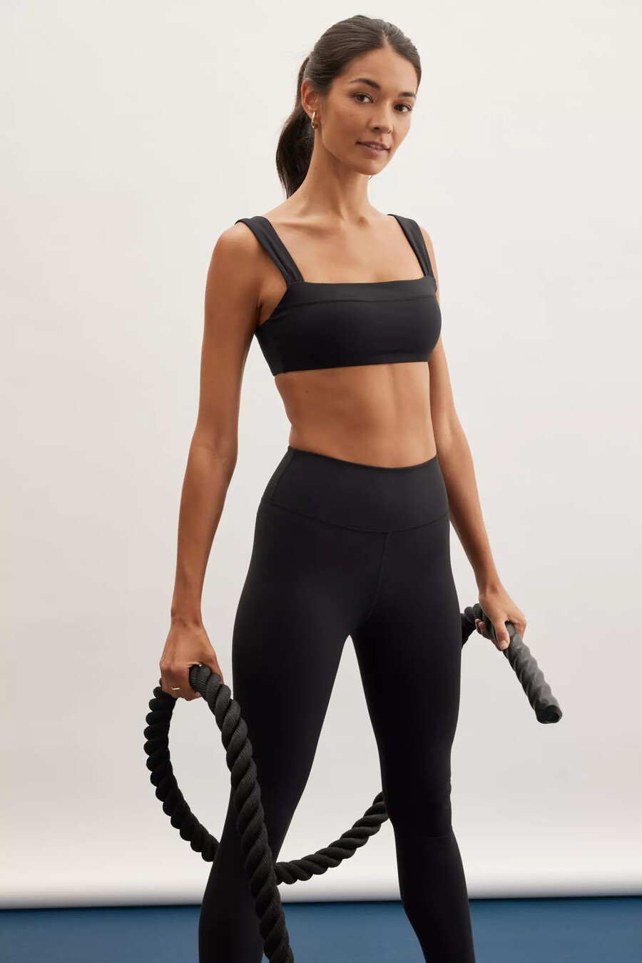 sujetador deportivo tipo bandeau con tirantes fruncidos tala dayflex