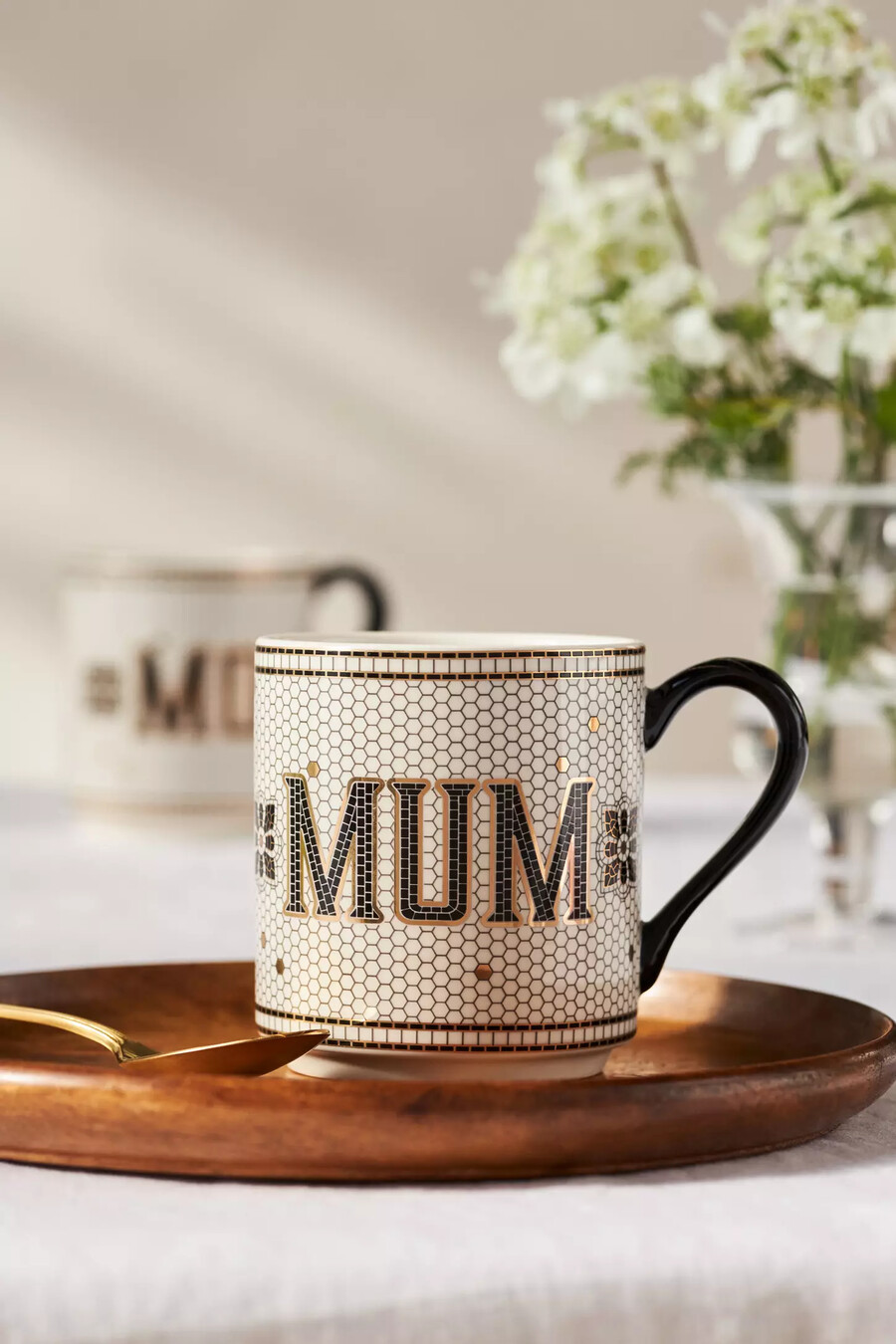 taza con nombre de azulejo bistro de anthropologie