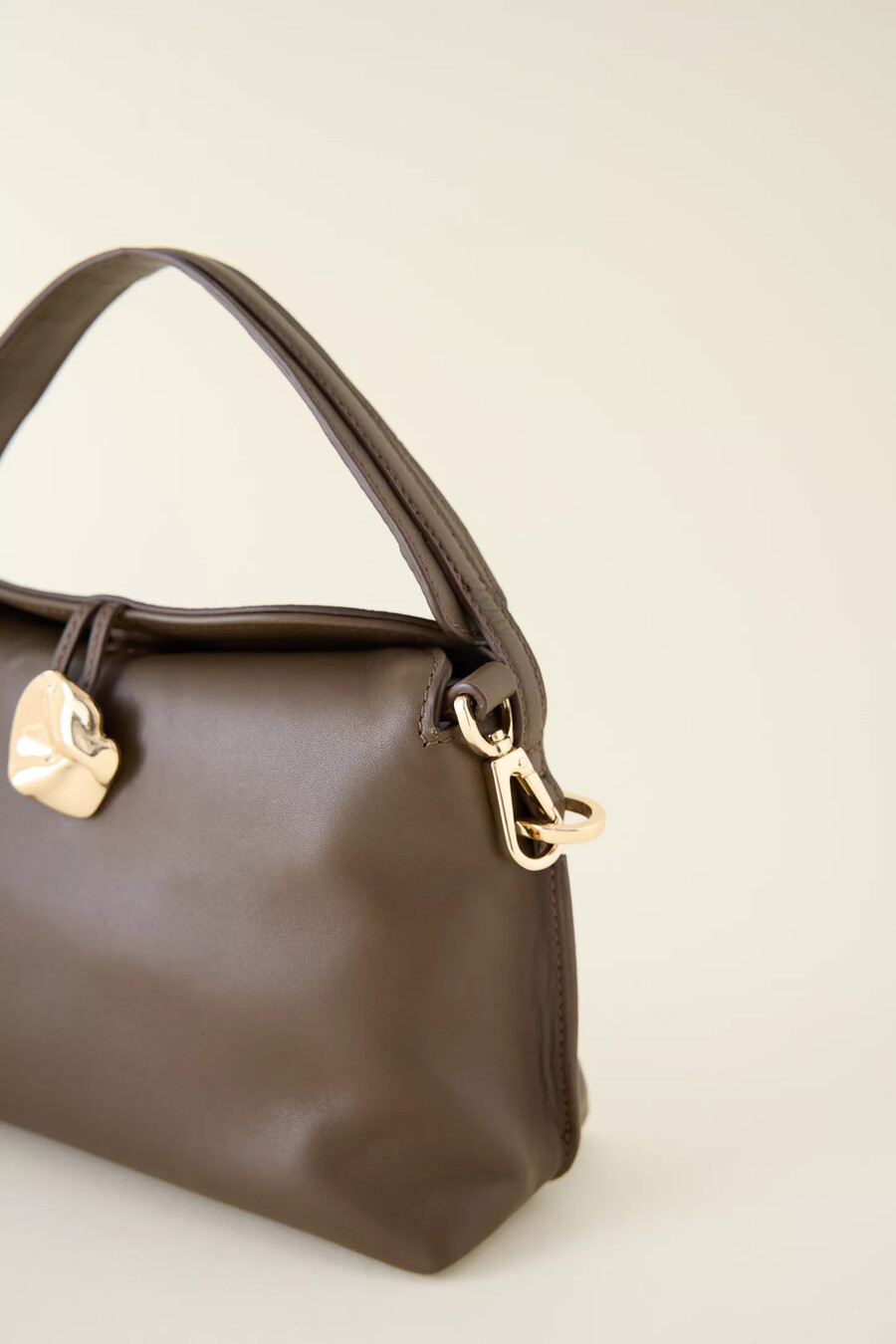 mini bolso bandolera de piel hanna flattered