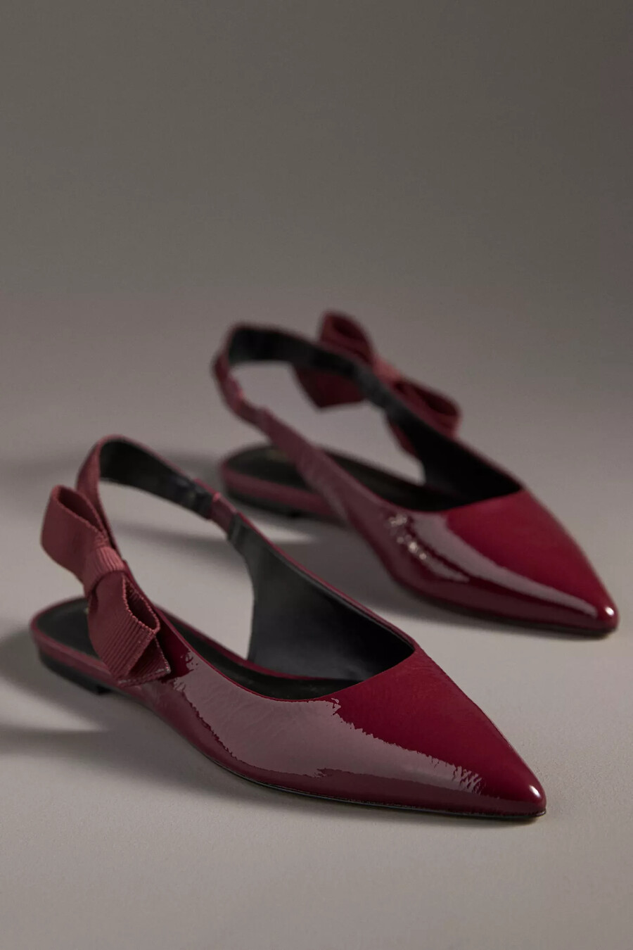 zapatos planos con tira trasera y lazo lateral maeve