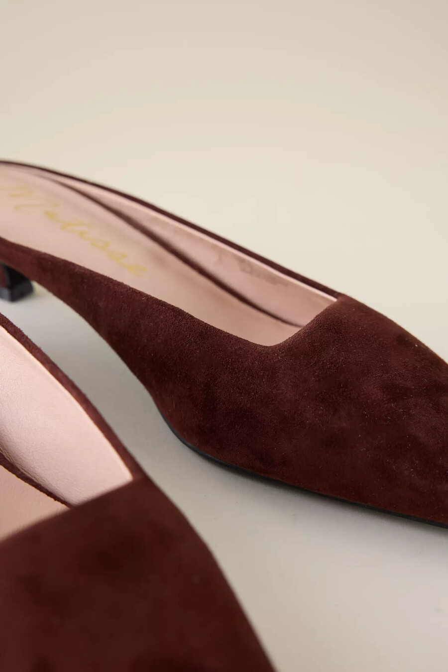 mules de tacón bajo con clase matisse