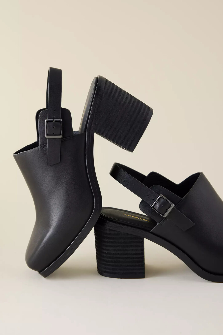 tacones de mula honcho intencionalmente en blanco