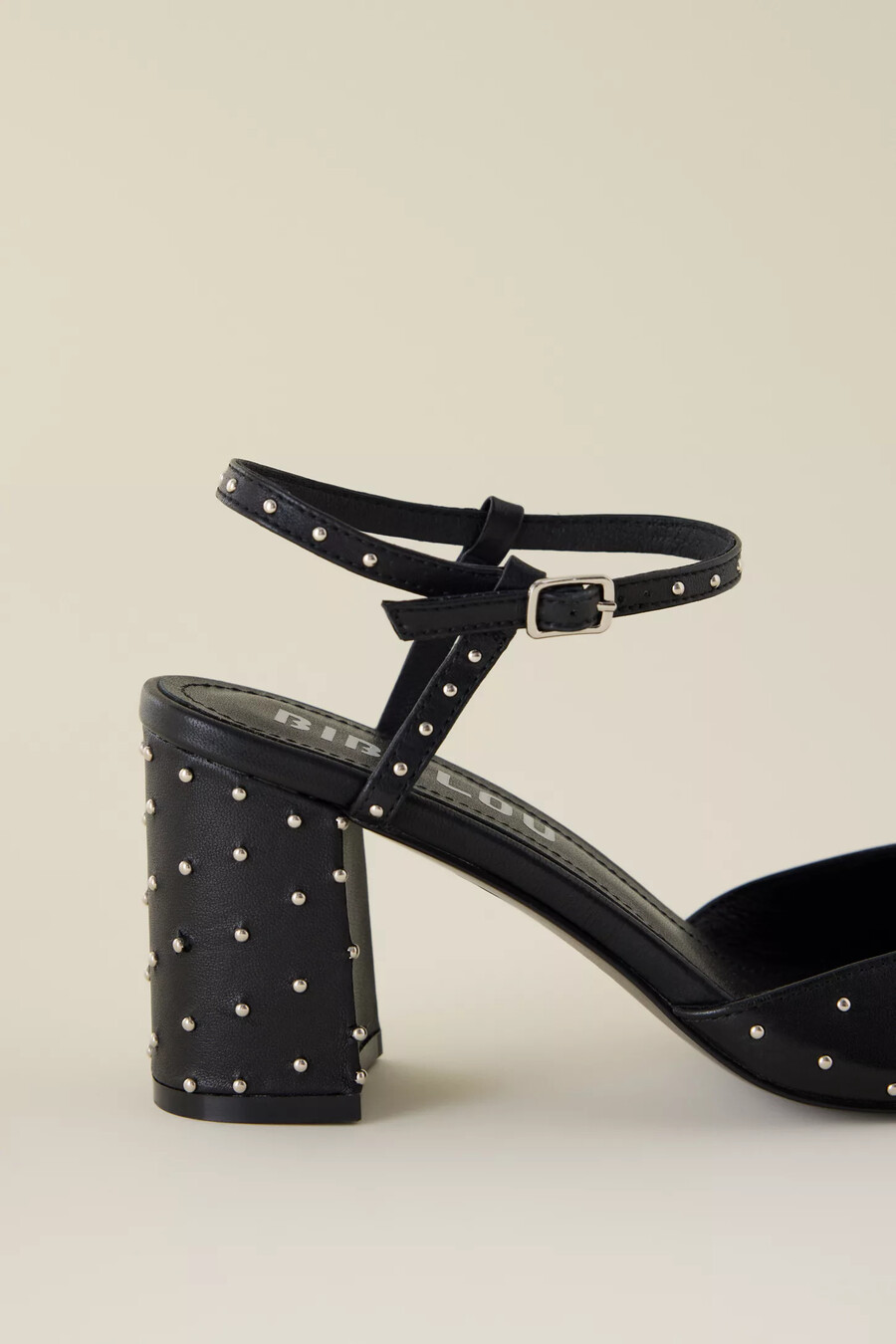 tacones con tachuelas emily de bibi lou