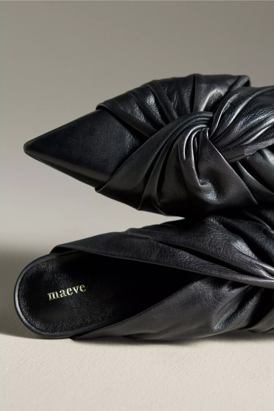 tacones de mula retorcidos maeve