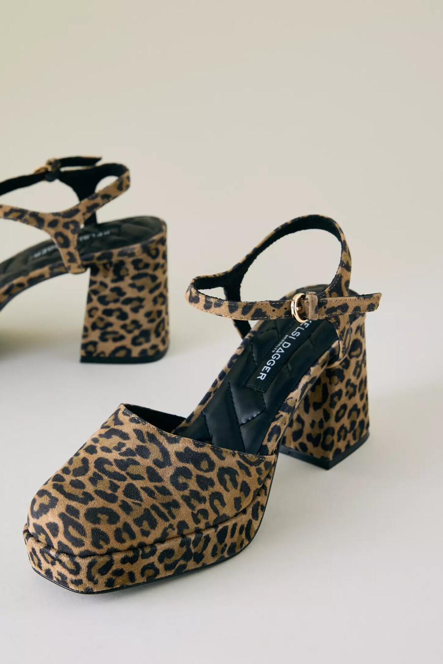 tacones de plataforma con estampado de leopardo edna de kelsi dagger