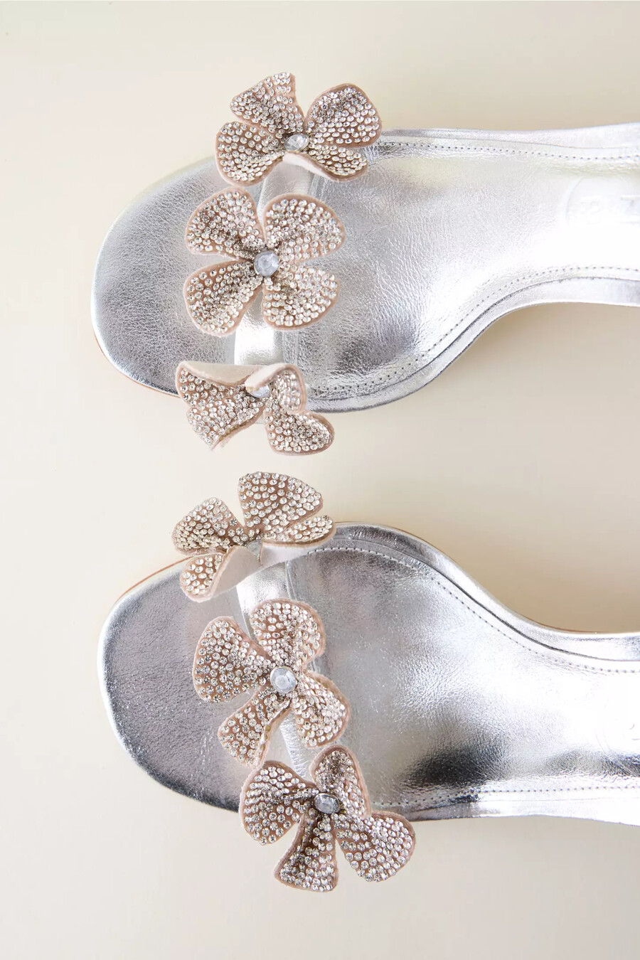 tacones de bloque con flores de vicenza