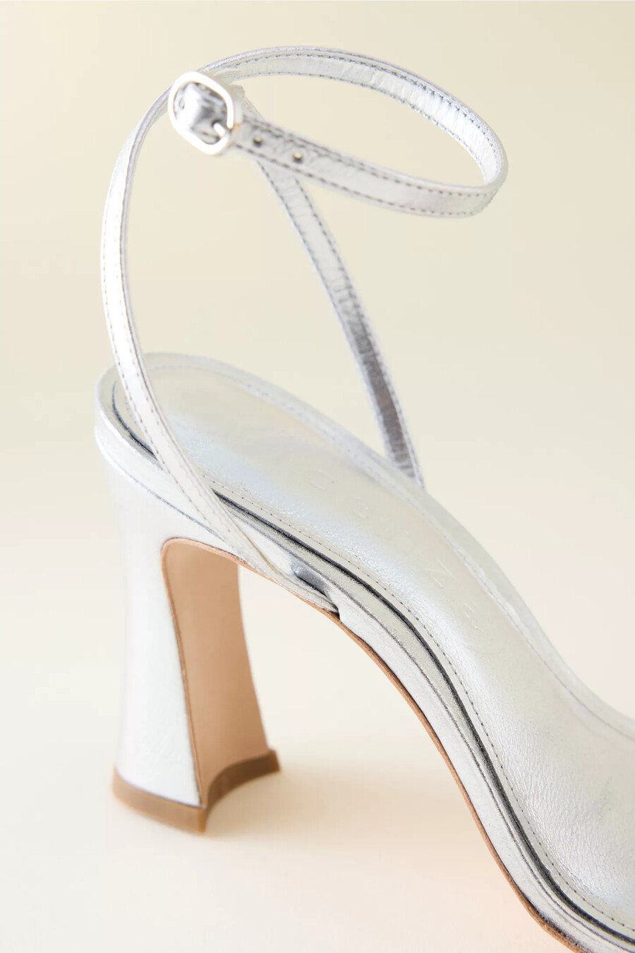 tacones de bloque con flores de vicenza
