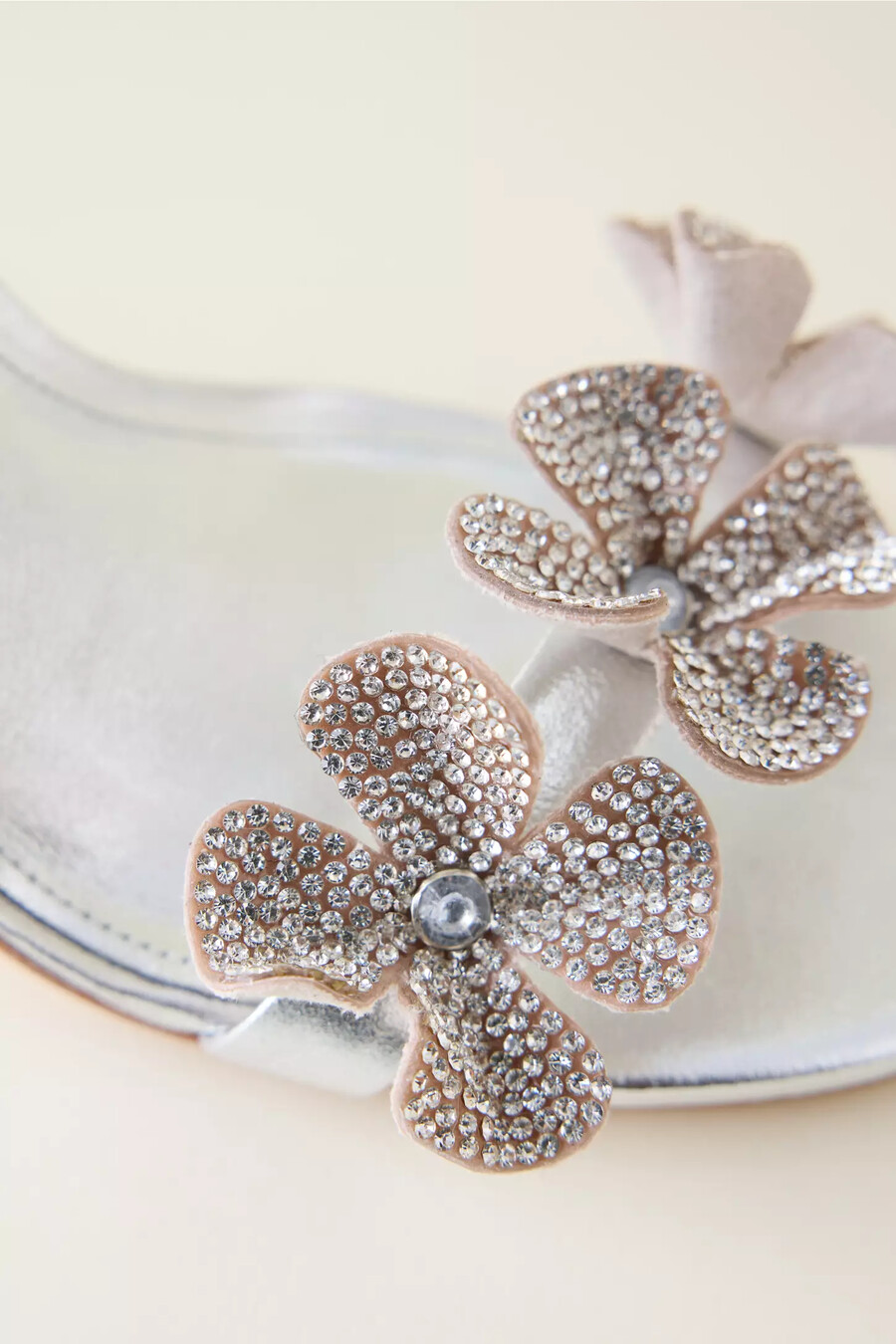 tacones de bloque con flores de vicenza