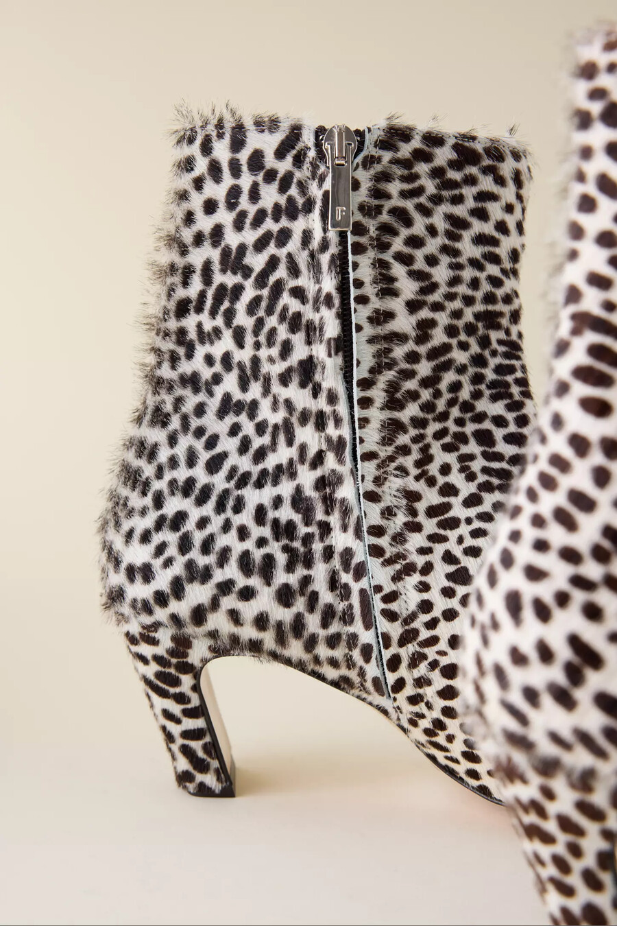 botas de pelo de cuero de xena halagadas