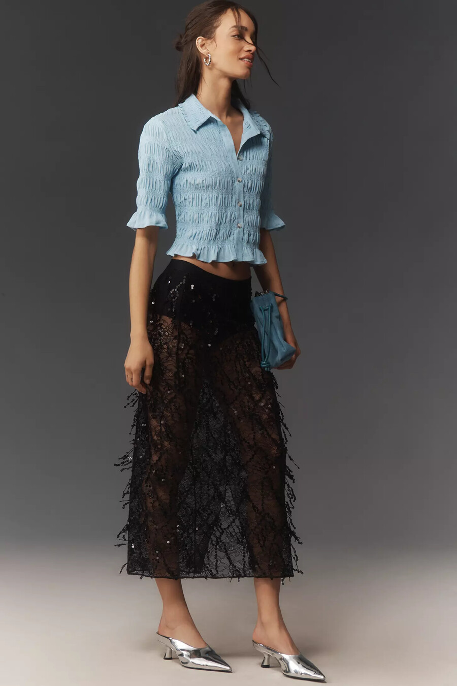 blusa con botones y volantes maeve