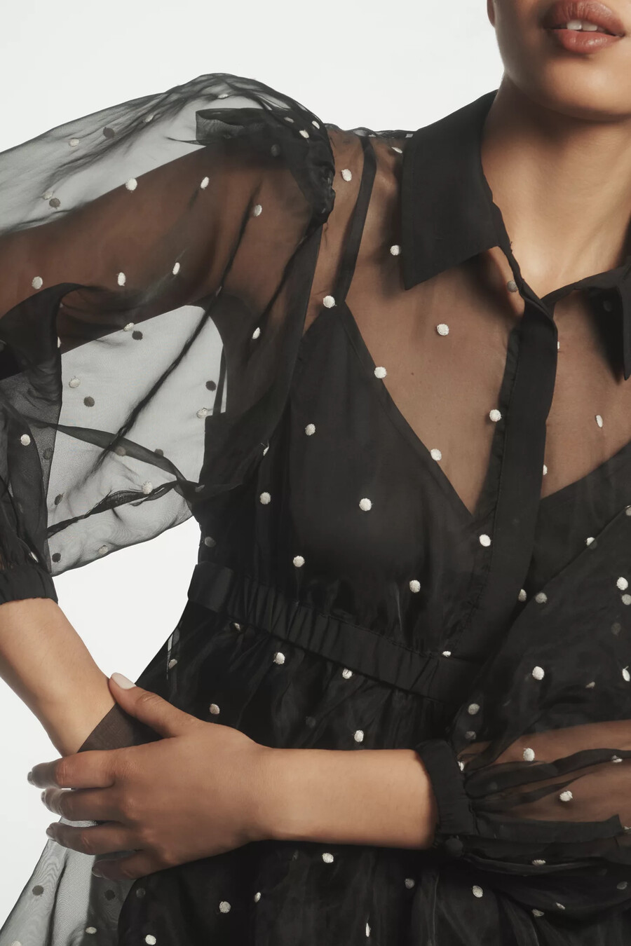 vestido mini babydoll con cuello transparente de maeve