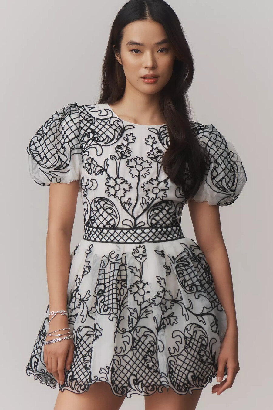 vestido mini con mangas abullonadas maeve