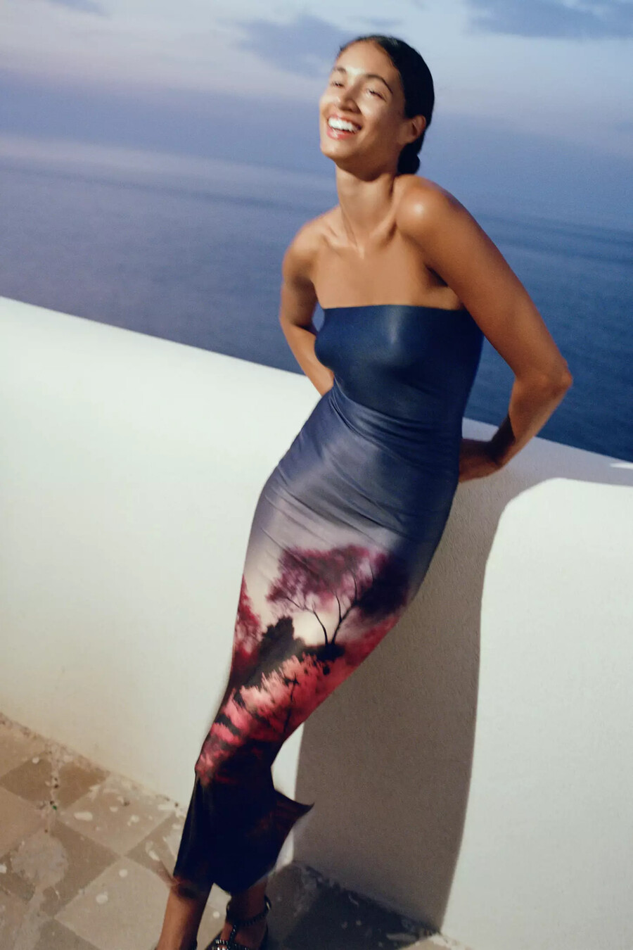 vestido midi ajustado sin tirantes enigma de katie may