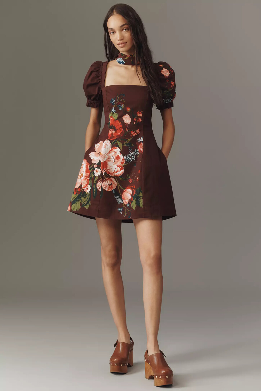 minivestido floral con escote cuadrado y mangas abullonadas de maeve