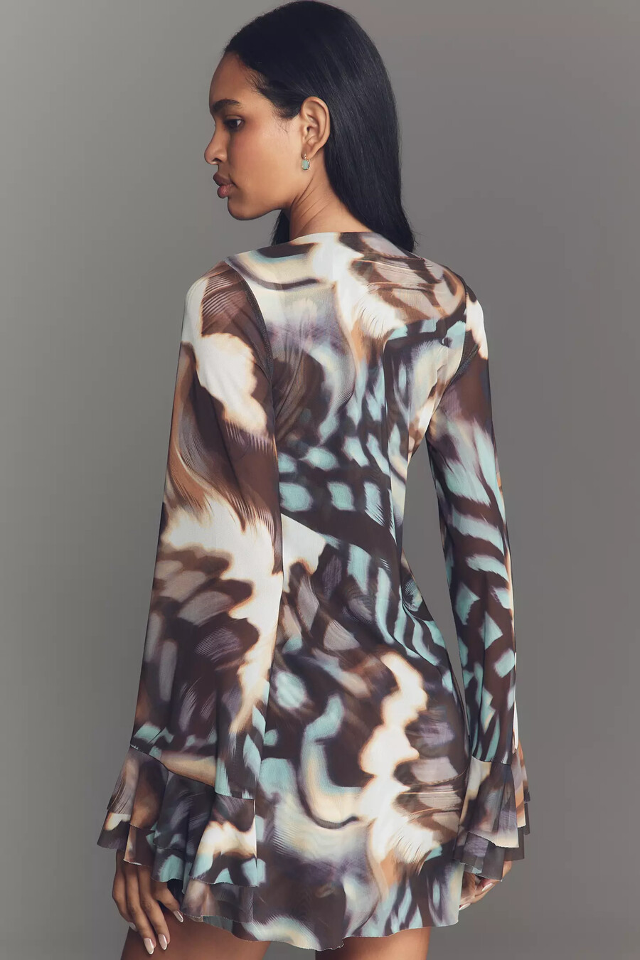 vestido mini de malla con volantes y mangas largas afrm kori