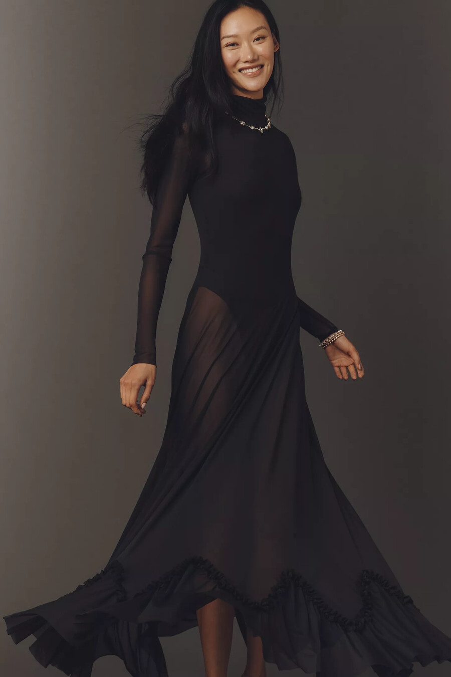 vestido largo de manga larga con cuello alto y estampado floral kira de afrm