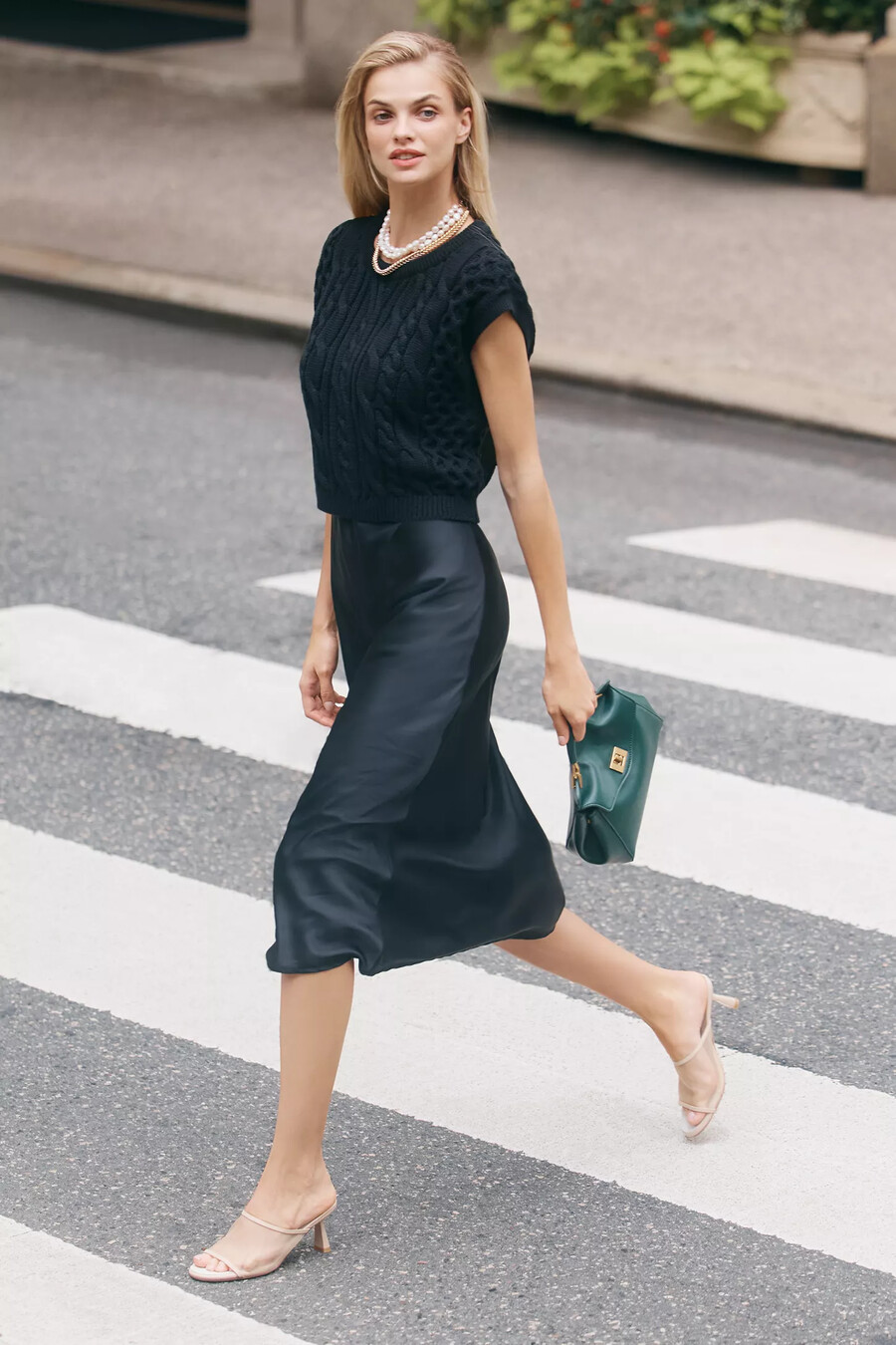 conjunto de suéter con mangas cortas y vestido de tirantes gemini
