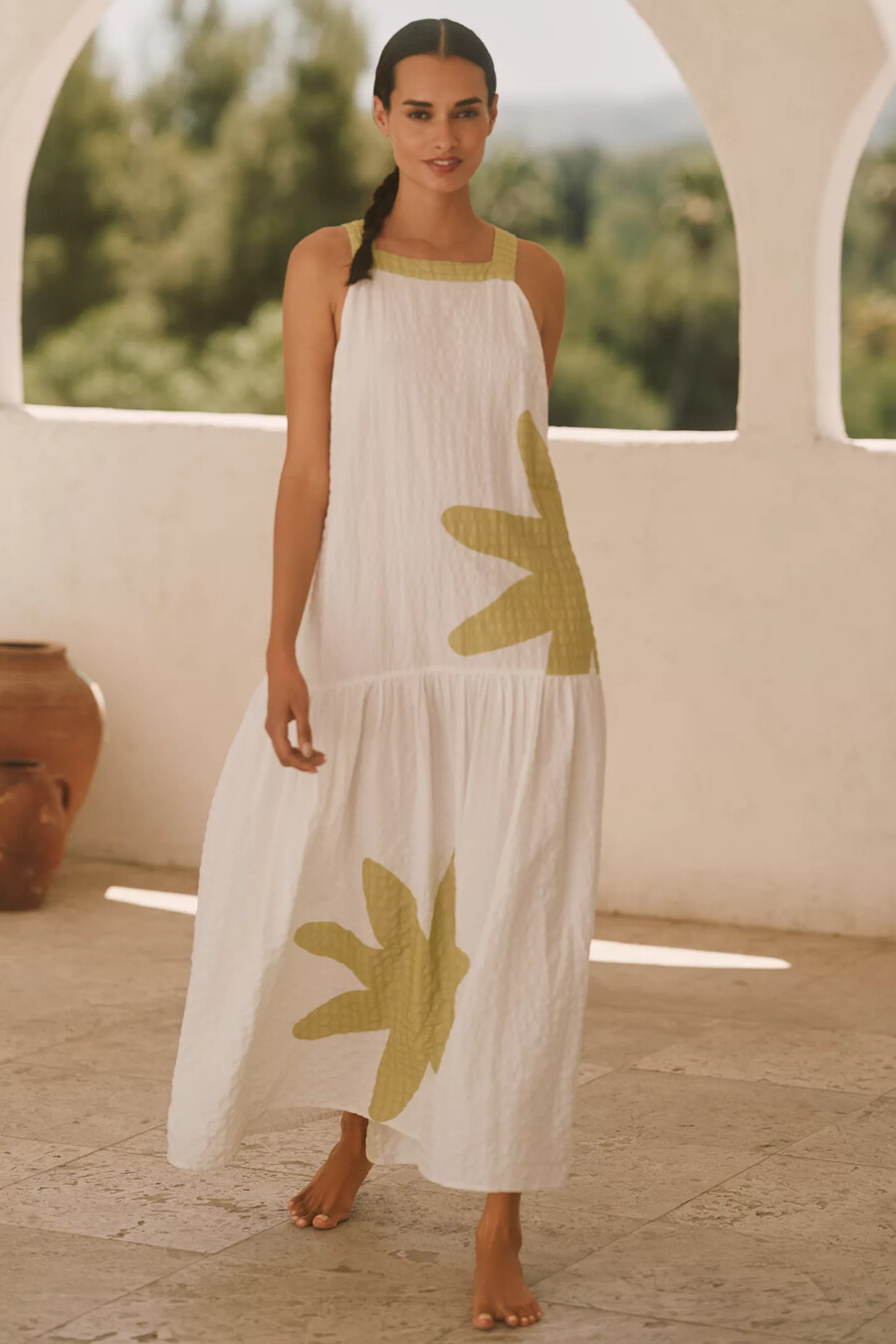 vestido midi de cintura baja sin mangas y escote cuadrado de celandine